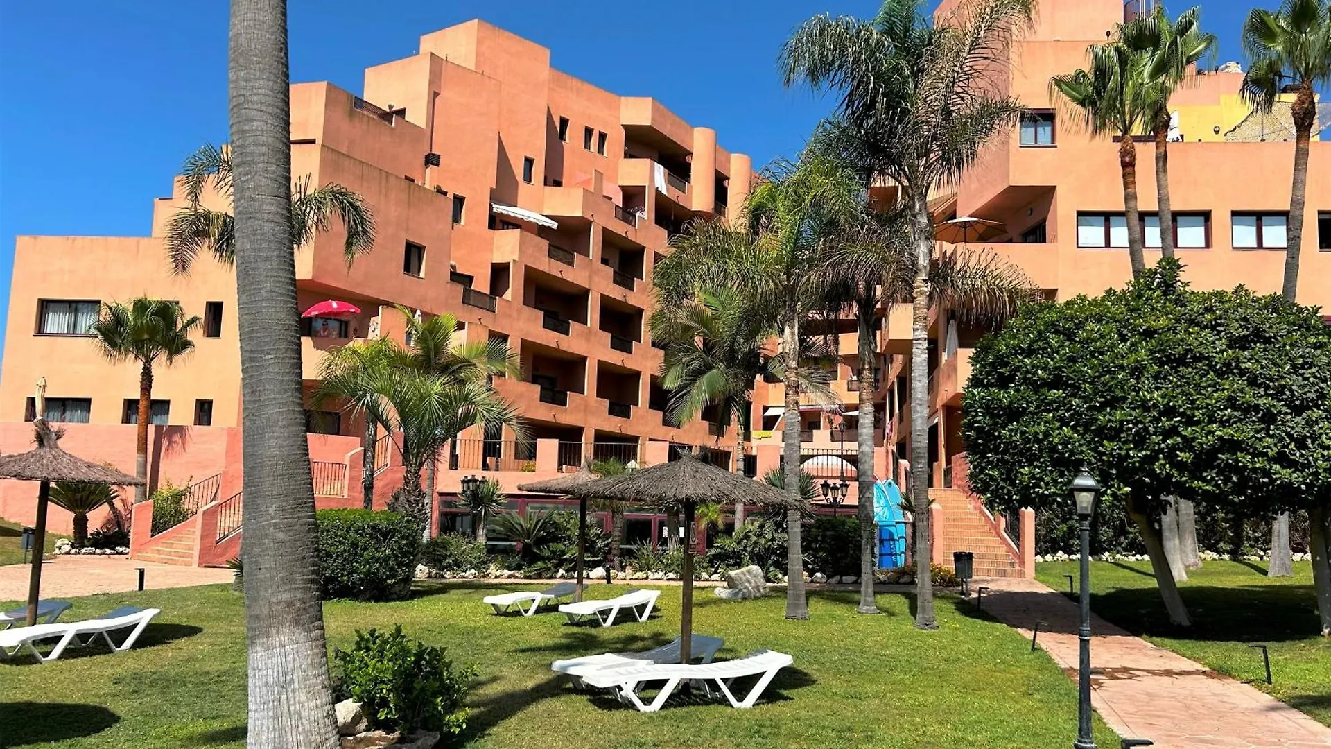 Apartamento Golf, Playa, Sol, Naturaleza, Piscina Y Wifi Manilva