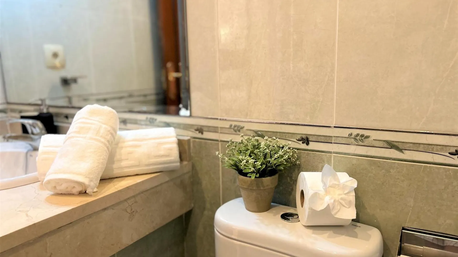 Apartamento Golf, Playa, Sol, Naturaleza, Piscina Y Wifi Manilva